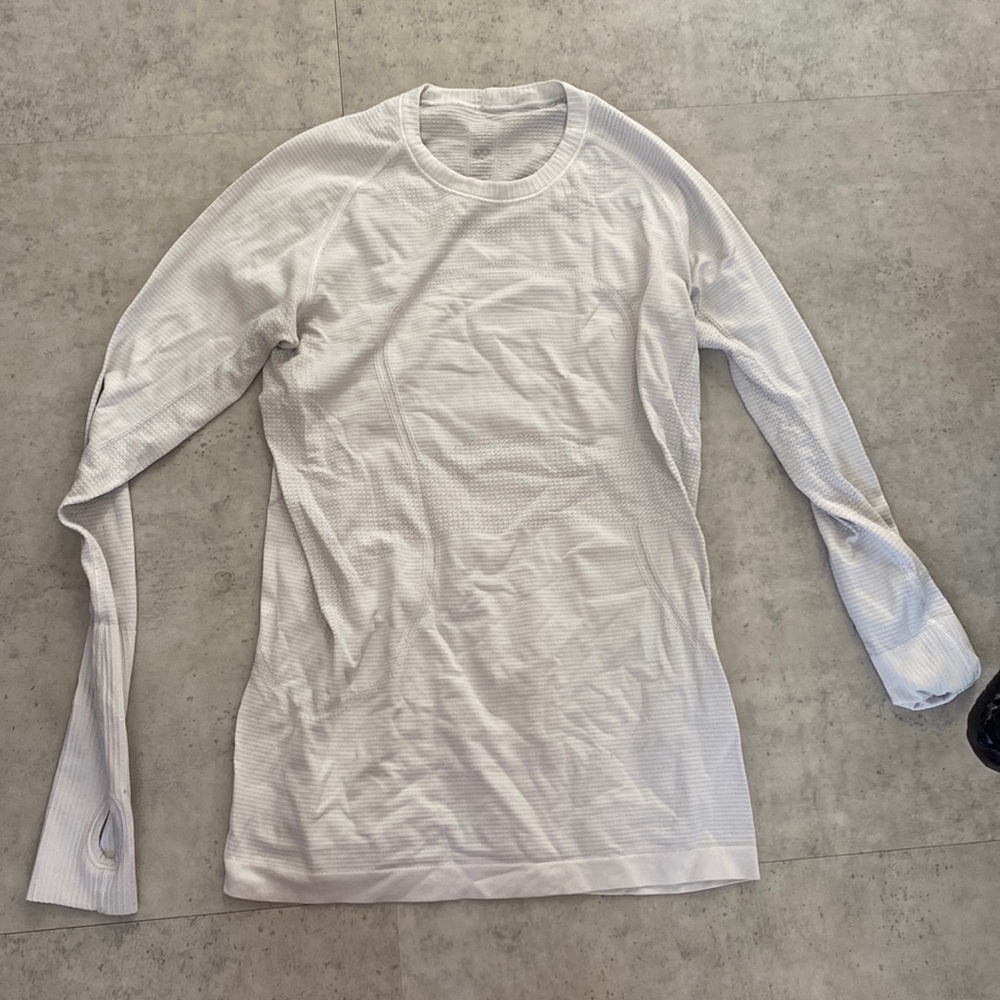 White long sleeve swiftly tech